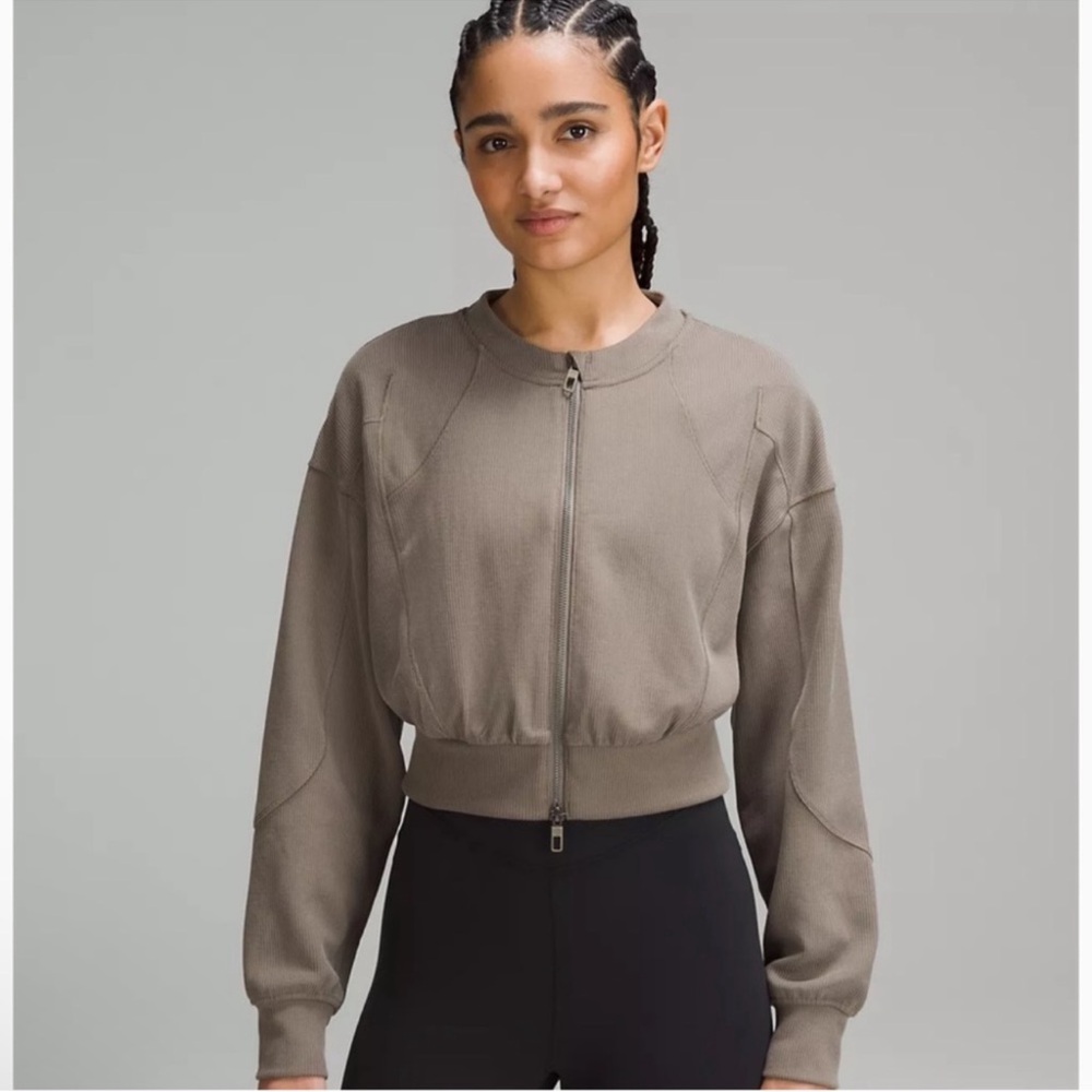 Lululemon Ribbed Softstreme Cropped Jacket size 2 - Picture 2 of 9